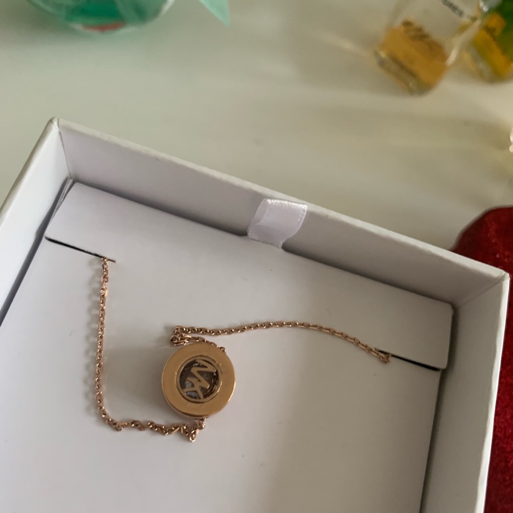 Michael Kors Gold color Necklace - Picture 5 of 5